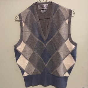 Ballantyne Instarsia Cashmere Argyle Sweater Vest in Gray and Blue
